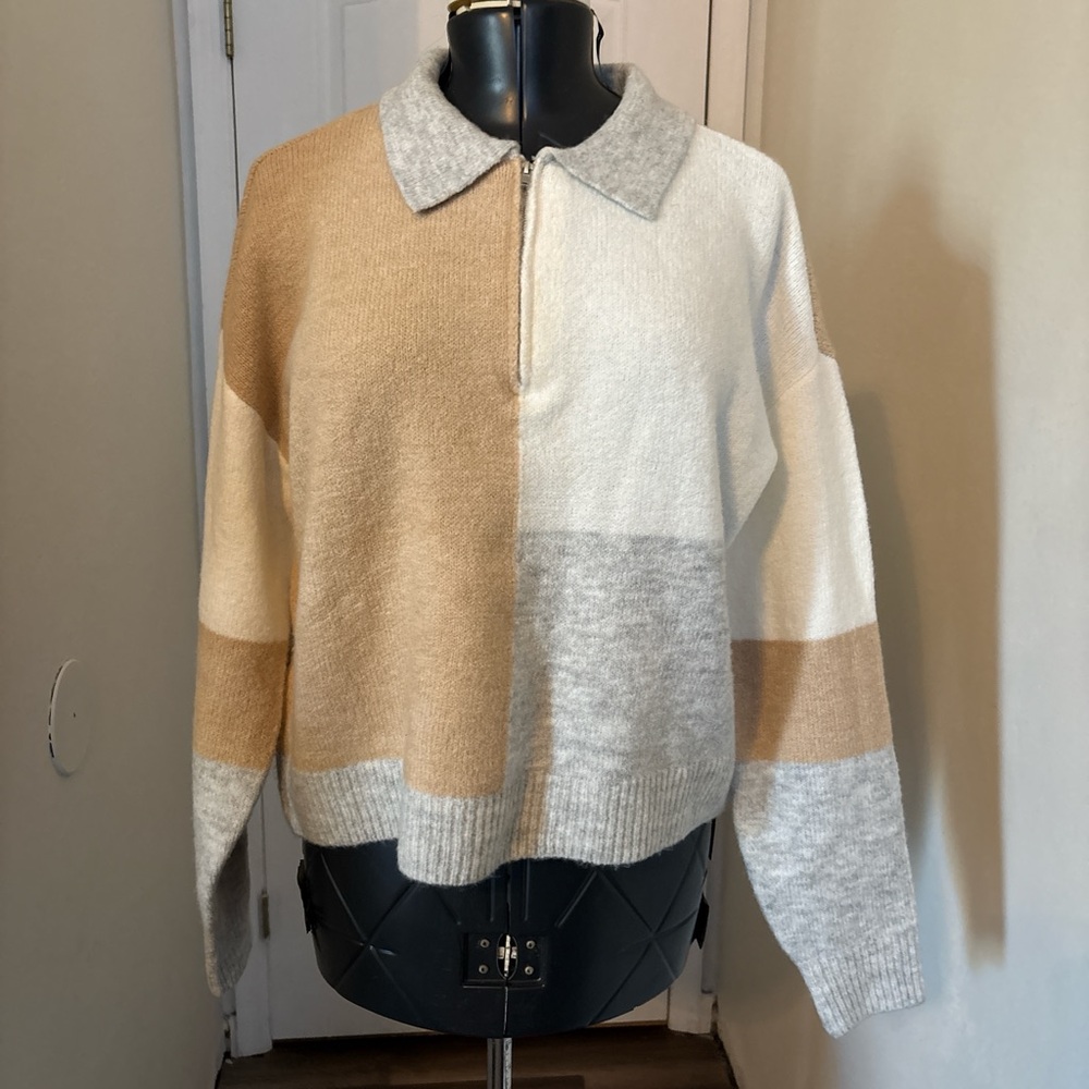 Takara women's Colorblock sweater size L. 6" zipper by neck. Collared sweater